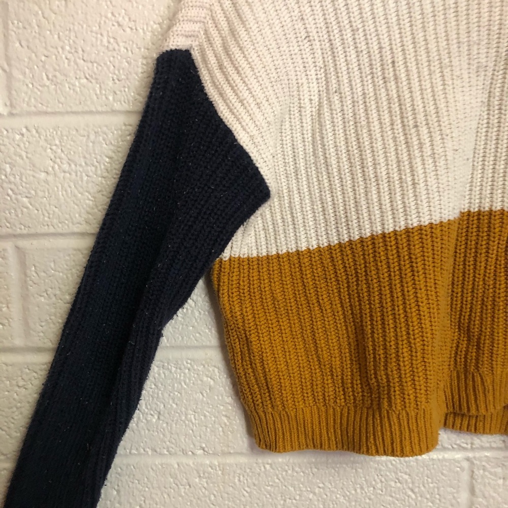 Color Block Sweater - Picture 2 of 5